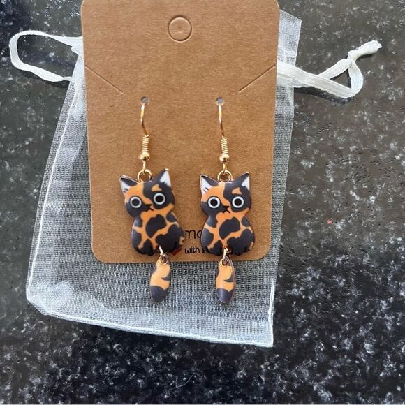 2/$20 ⭐️ 3/$25 | Handmade Cute Cat Earrings - Picture 1 of 4